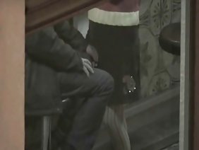 सफेद रसदार गधा में बड़ा काला डिक