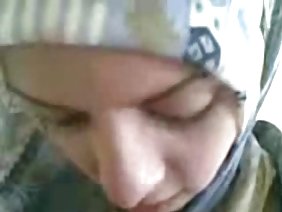 मोज़ा में युवा फूहड़ उसे ebar एक blowjob देता है