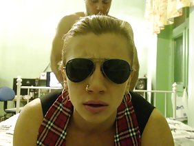 अपनी उत्कृष्ट मालकिन के सबसे अंडे दिए