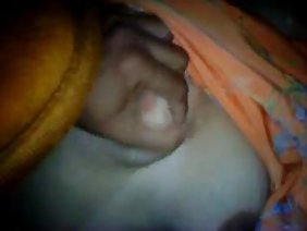 प्यार में एक जोड़े के बिस्तर पर सुंदर सेक्स