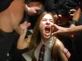 दादा दादी बिस्तर पर युवा पोती को चोदता है