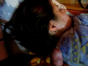 टैटू वाला लड़का सुंदर कुतिया को फ्राई करता है