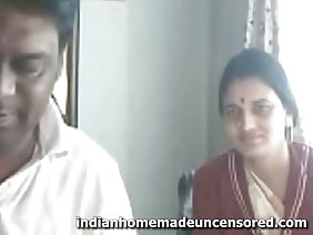 ब्लैक नर्स और डॉक्टर ने मरीज को पीटा