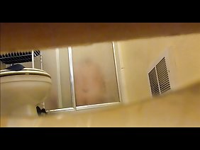 दो घावों में मज़ा है, और फिर उसने उनमें से एक को गड़बड़ कर दिया