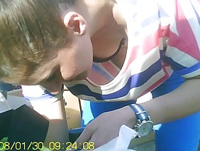 सुंदर स्तन के साथ प्यारी प्यारी